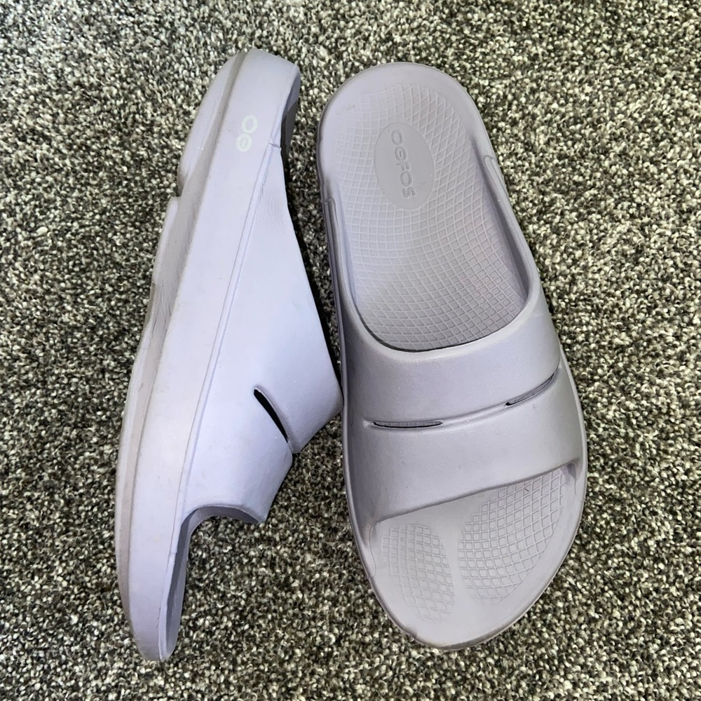 Oofos Slides